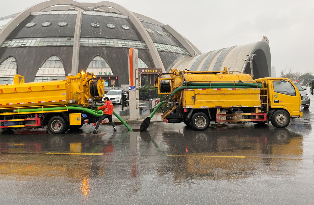 271云南路商场管道清淤